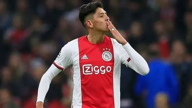 Edson Álvarez con el Ajax