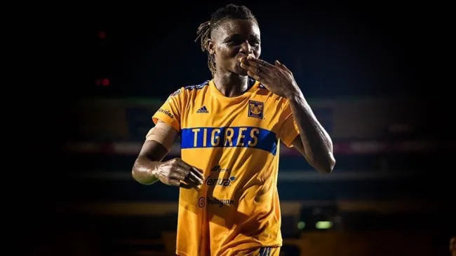 Tigres Femenil : Hizo oficial la salida de Uchenna Kanu y presentó a sus dos refuerzos