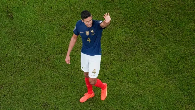 Varane decidió su retiro de la selección francesa
