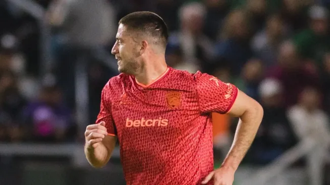 Santiago Ormeño salió lesionado del encuentro ante Mazatlán