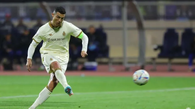 Se subastará playera autografiada por Ronaldo 