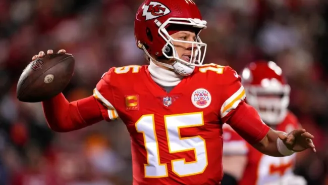 Patrick Mahomes, con marca perfecta en postemporada ante las mejores defensivas aéreas