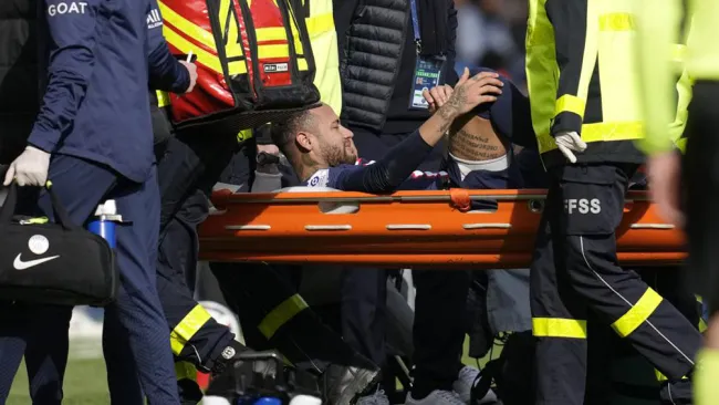 PSG: Neymar Jr. salió lesionado del juego ante Lille