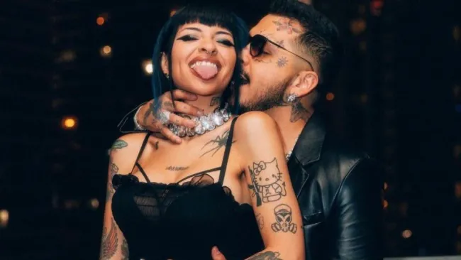 Christian Nodal y Cazzu aumentan sospecha de embarazo en Premios lo Nuestro