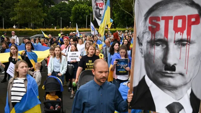El pueblo ucraniano protesta a un año del comienzo de la invasión rusa