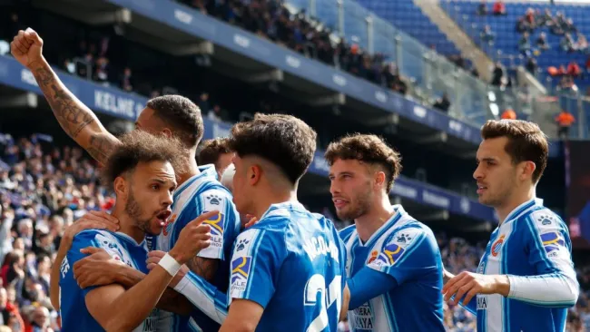 LaLiga: Con Montes de titular el Espanyol le gana al Mallorca de Aguirre