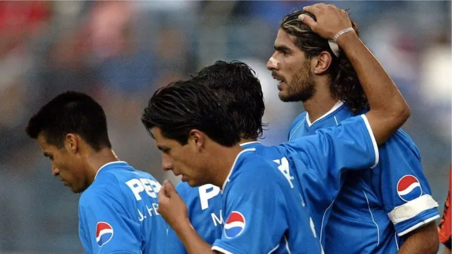 El plantel del 2003 fue despedido por Guillermo Álvarez Cuevas