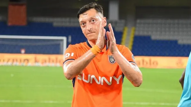 Mesut Özil, campeón del Mundo en 2014, anunció su retiro del futbol a los 34 años