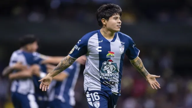 Chofis López celebra una anotación