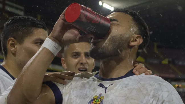 Alexis Vega: ¿Era chela? Así fue su festejo de gol en el Clásico Tapatío