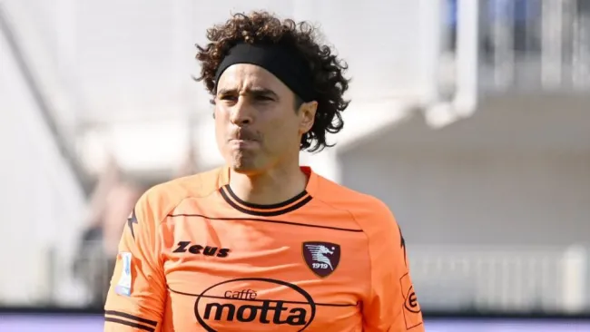 Guillermo Ochoa en el empate de la Salernitana ante el Inter de Milán