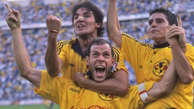 Luis Roberto Alves Zague, el mejor goleador el América en la historia