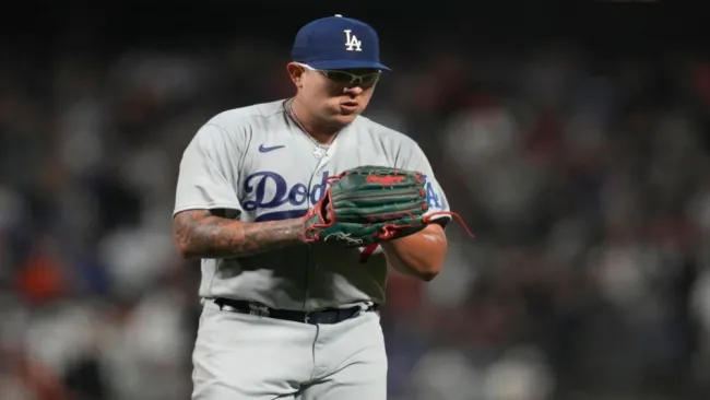 Urías tuvo una gran actuación frente a San Francisco