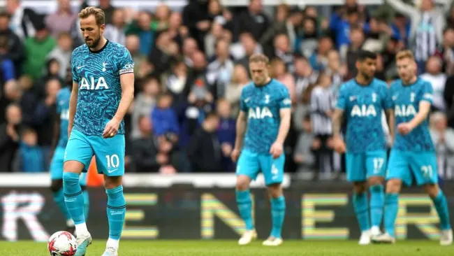 Jugadores del Tottenham rembolsarán dinero a aficionados que asistieron ante Newcastle