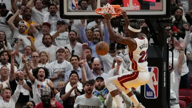 Jimmy Butler lideró el triunfo del Heat