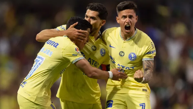 Jugadores del América en festejo de gol