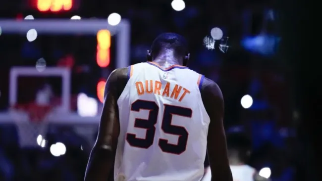 Kevin Durant firma de por vida con histórica marca deportiva 