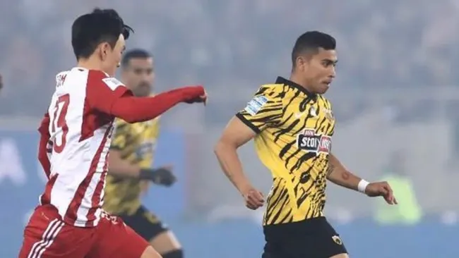 AEK de Orbelín Pineda empata sin goles ante el Olympiacos y deja la oportunidad de ser líder en la Superliga de Grecia