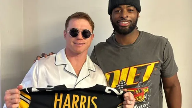 Najee Harris visitó a Canelo Álvarez previo a su pelea con Ryder y le regaló su jersey