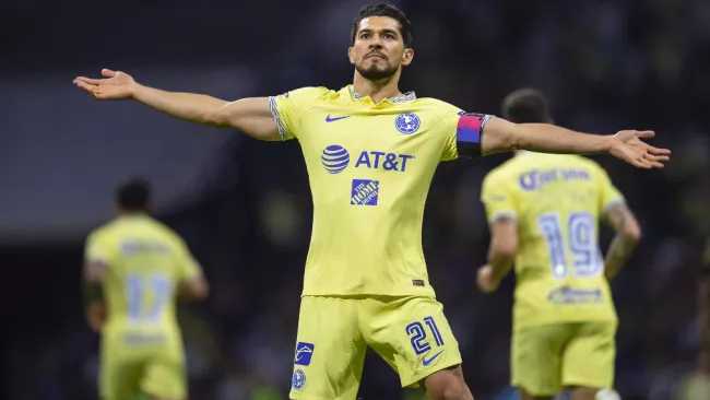 Henry Martín en celebración de gol 
