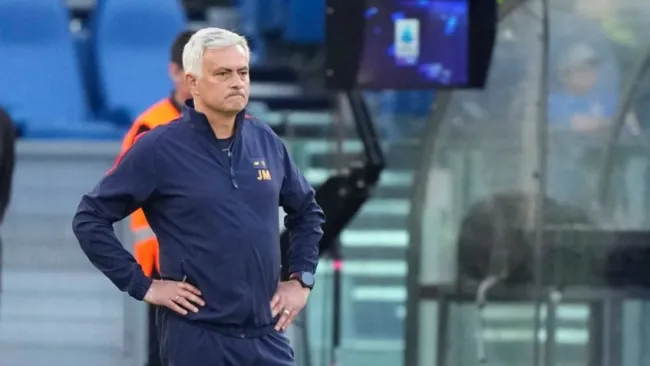 José Mourinho se mantiene con la Roma; niega acercamiento con el PSG