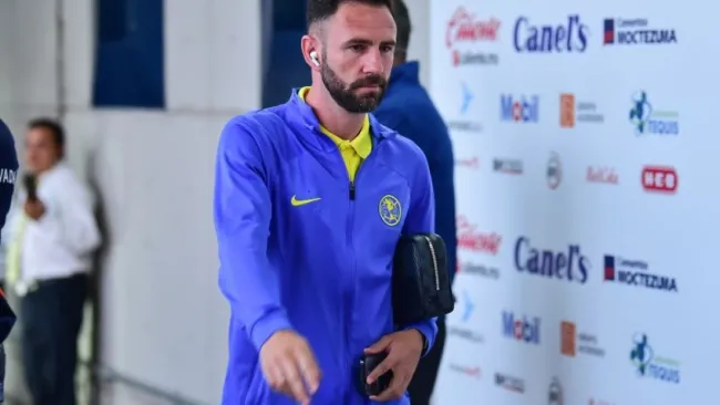Miguel Layún llegando al Estadio Alfonso Lastras