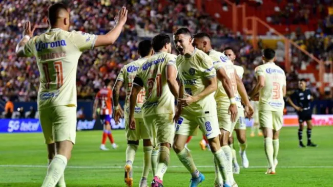 Las Águilas festejan un gol contra el San Luis