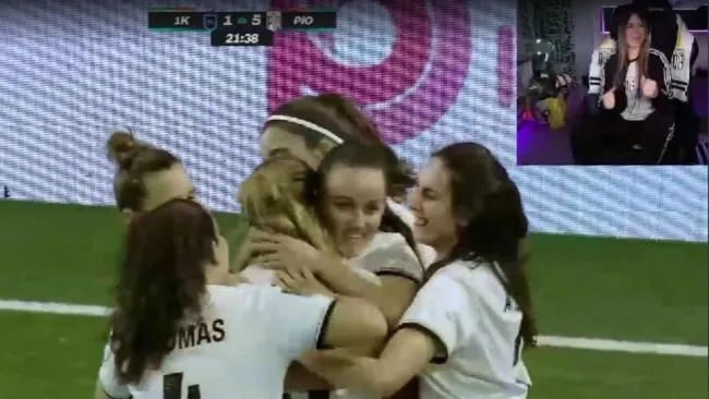 Rivers se luce y 'juega al FIFA' en la vida real al dirigir a PIO FC Femenil en la Queens League