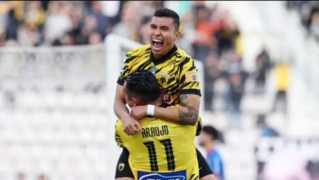 El mexicano se coronó en la Súper Liga de Grecia