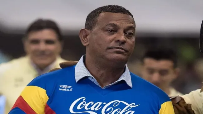 Antonio Carlos Santos en partido homenaje de América