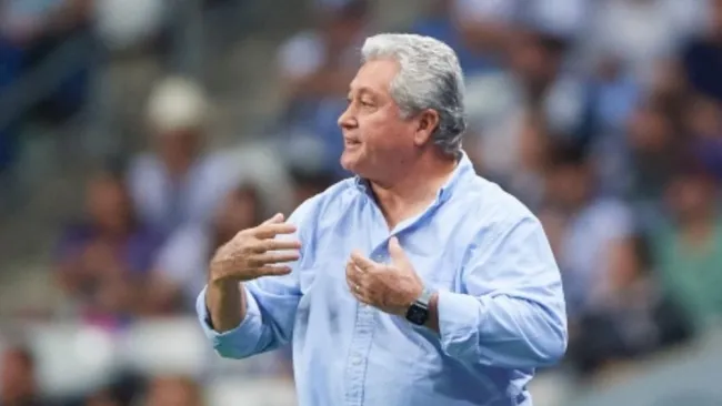 Vucetich dando indicaciones