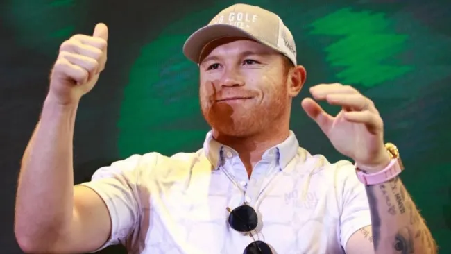 Canelo Álvarez durante la conferencia de prensa