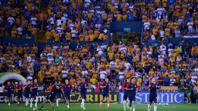 Afición de Tigres previo al encuentro ante Chivas en la Final