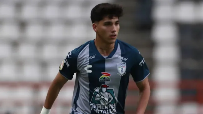 Kevin Álvarez en un juego del Pachuca