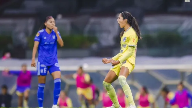 Alison González festejando su gol
