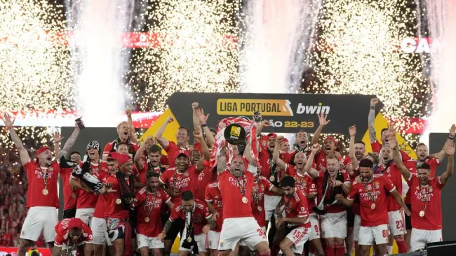 Benfica goleó a Santa Clara y vuelve a ser Campeón de Liga tras 4 años de sequía