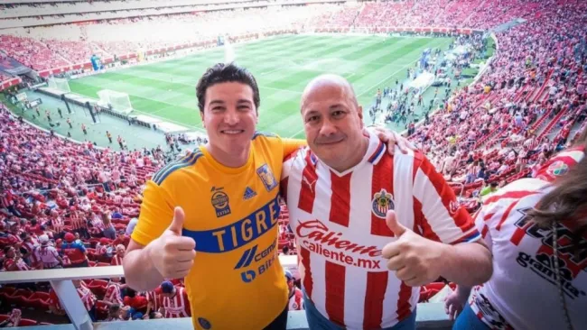 Samuel García y Enrique Alfaro en el Akron