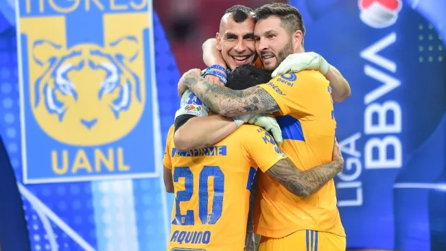 Nahuel Guzmán celebrando el título del CL23