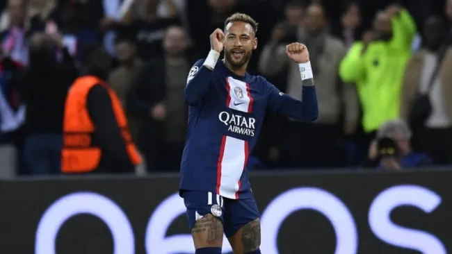 Neymar festejando un gol con el PSG