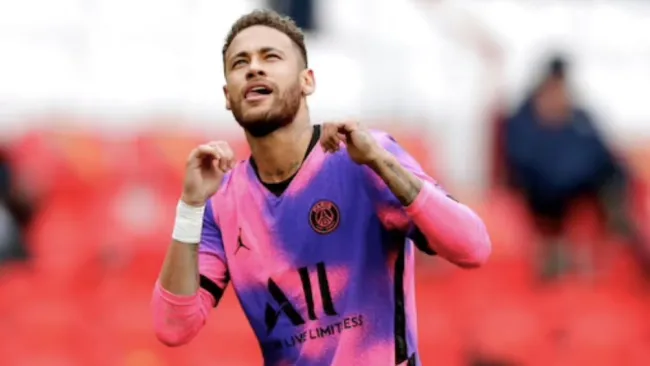 Neymar comienza a explorar otras opciones fuera del futbol