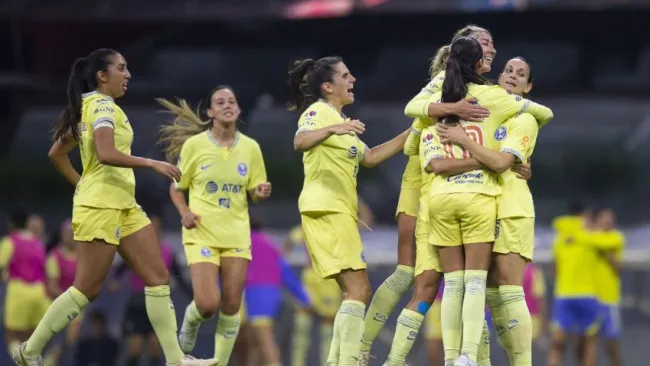 Jugadoras del América celebran el gol en la Semifinal de Ida