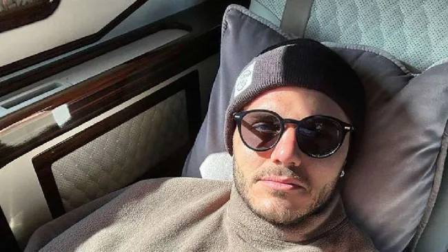 Mauro Icardi presume su nueva adquisición en redes, el coche más caro de la historia