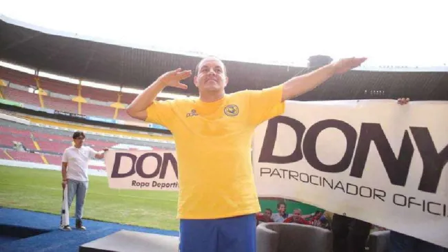 Cuauhtémoc Blanco fue homenajeado con un partido de leyendas entre Chivas y América