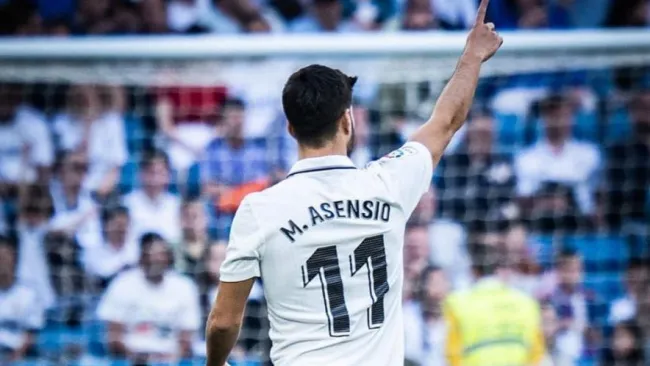 Marco Asensio en un partido con el Real Madrid
