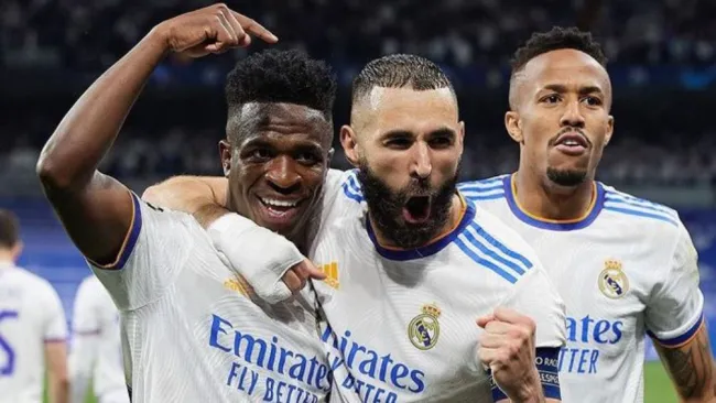 Vinicius Jr y Karim Benzema con Real Madrid