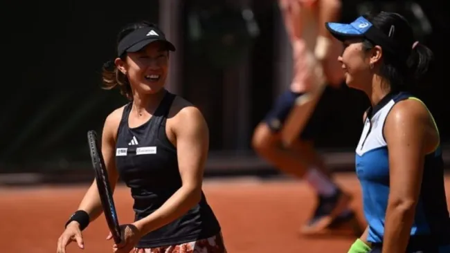 Miyu Kato y Aldila Sutjiadi en la fase previa a los Octavos