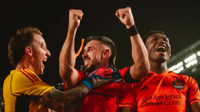 HH en la celebración de la goleada del Dynamo