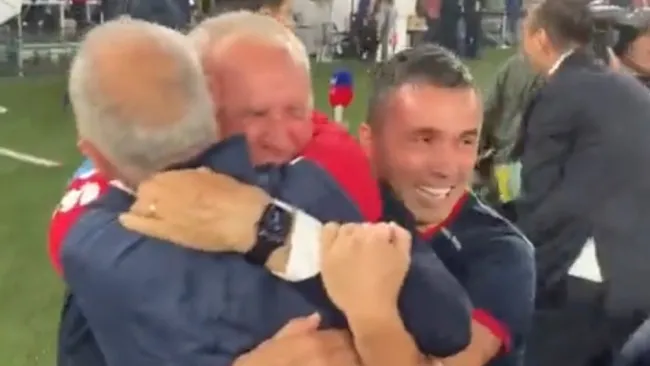 Claudio Ranieri rompe en llanto tras ascender a Cagliari a la Serie A