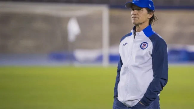 Jaime Ordiales durante un entrenamiento con Cruz Azul