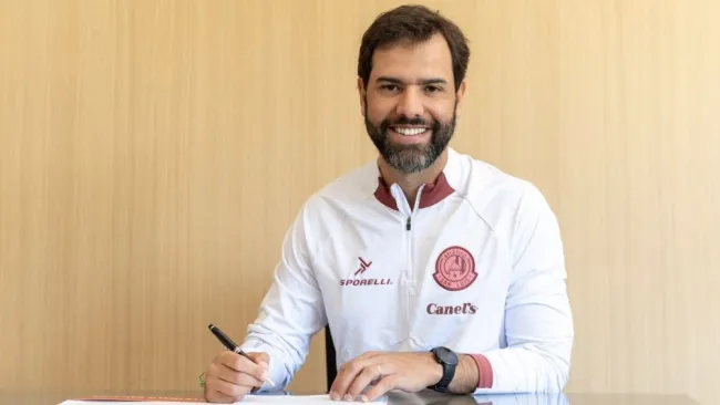 Leal es oficialmente el nuevo entrenador principal de San Luis